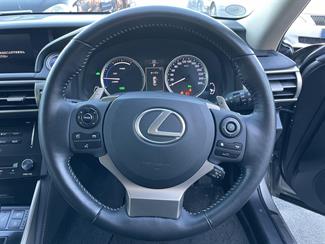 2013 Lexus IS 300H - Thumbnail