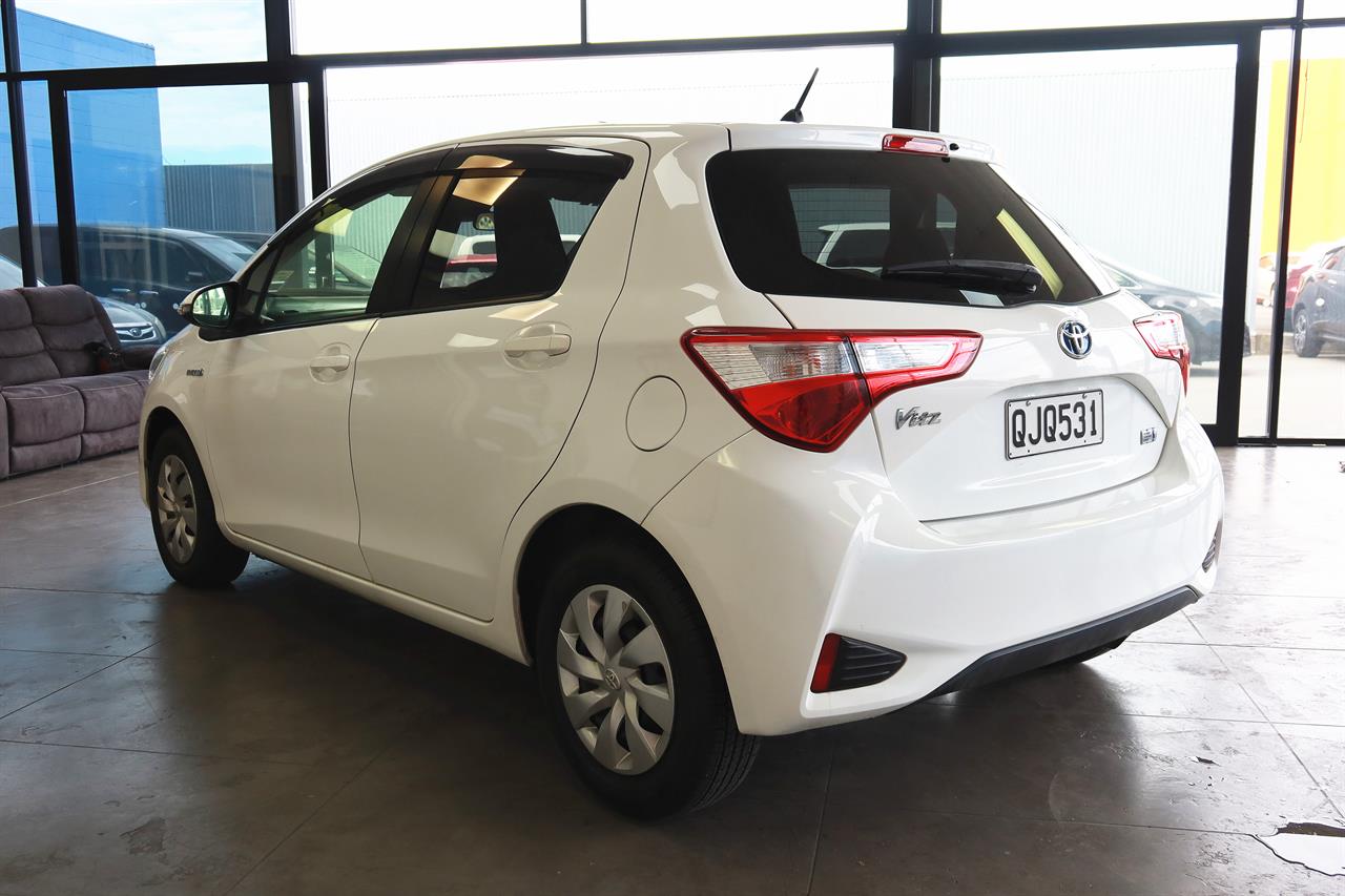 2017 Toyota Vitz