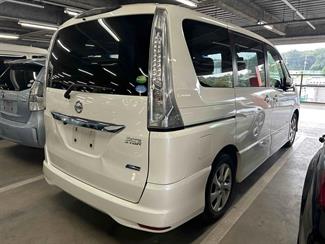 2013 Nissan Serena - Thumbnail