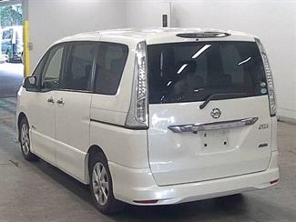 2013 Nissan Serena - Thumbnail