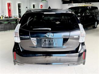 2014 Toyota Prius - Thumbnail