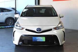 2015 Toyota Prius - Thumbnail