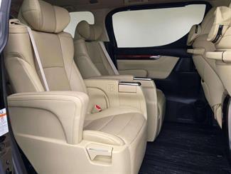 2016 Toyota Alphard - Thumbnail