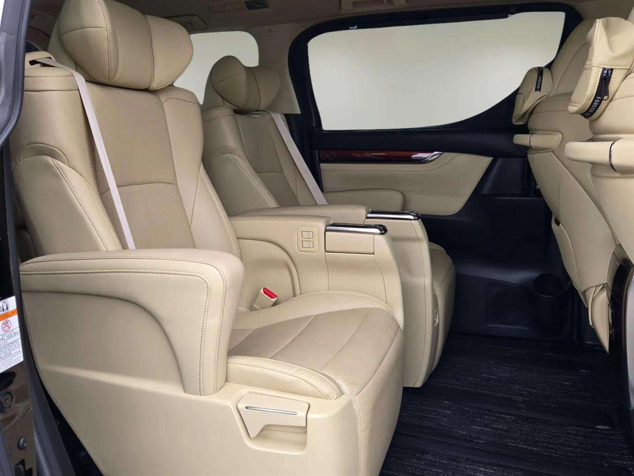 2016 Toyota Alphard