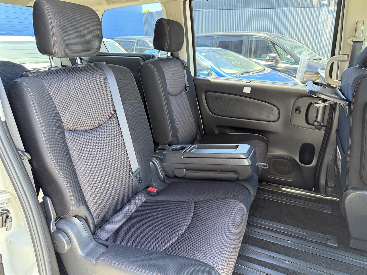 2013 Nissan Serena