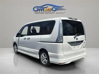 2013 Nissan Serena - Thumbnail