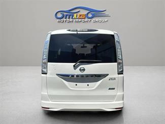 2013 Nissan Serena - Thumbnail