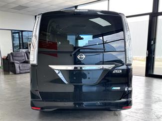 2016 Nissan Serena - Thumbnail