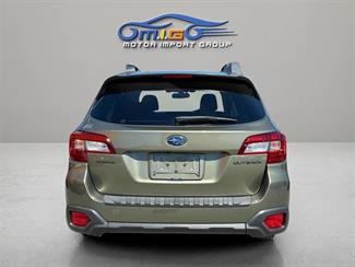 2020 Subaru Outback - Thumbnail