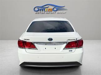 2013 Toyota Crown - Thumbnail