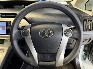 2014 Toyota Prius - Thumbnail