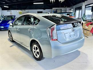 2014 Toyota Prius - Thumbnail