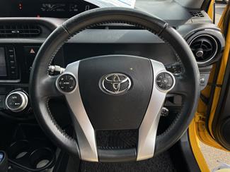 2015 Toyota Aqua - Thumbnail