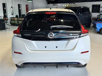 2018 Nissan Leaf - Thumbnail