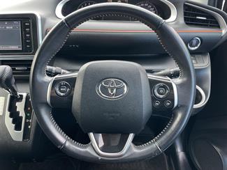 2015 Toyota Sienta - Thumbnail