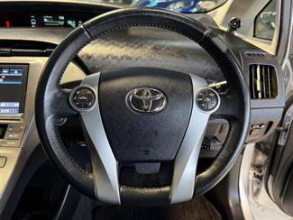 2013 Toyota Prius - Thumbnail