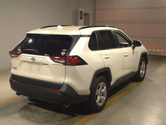 2019 Toyota Rav4 - Thumbnail