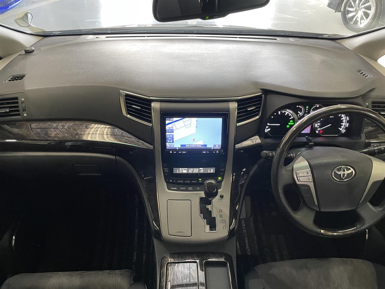 2012 Toyota Alphard