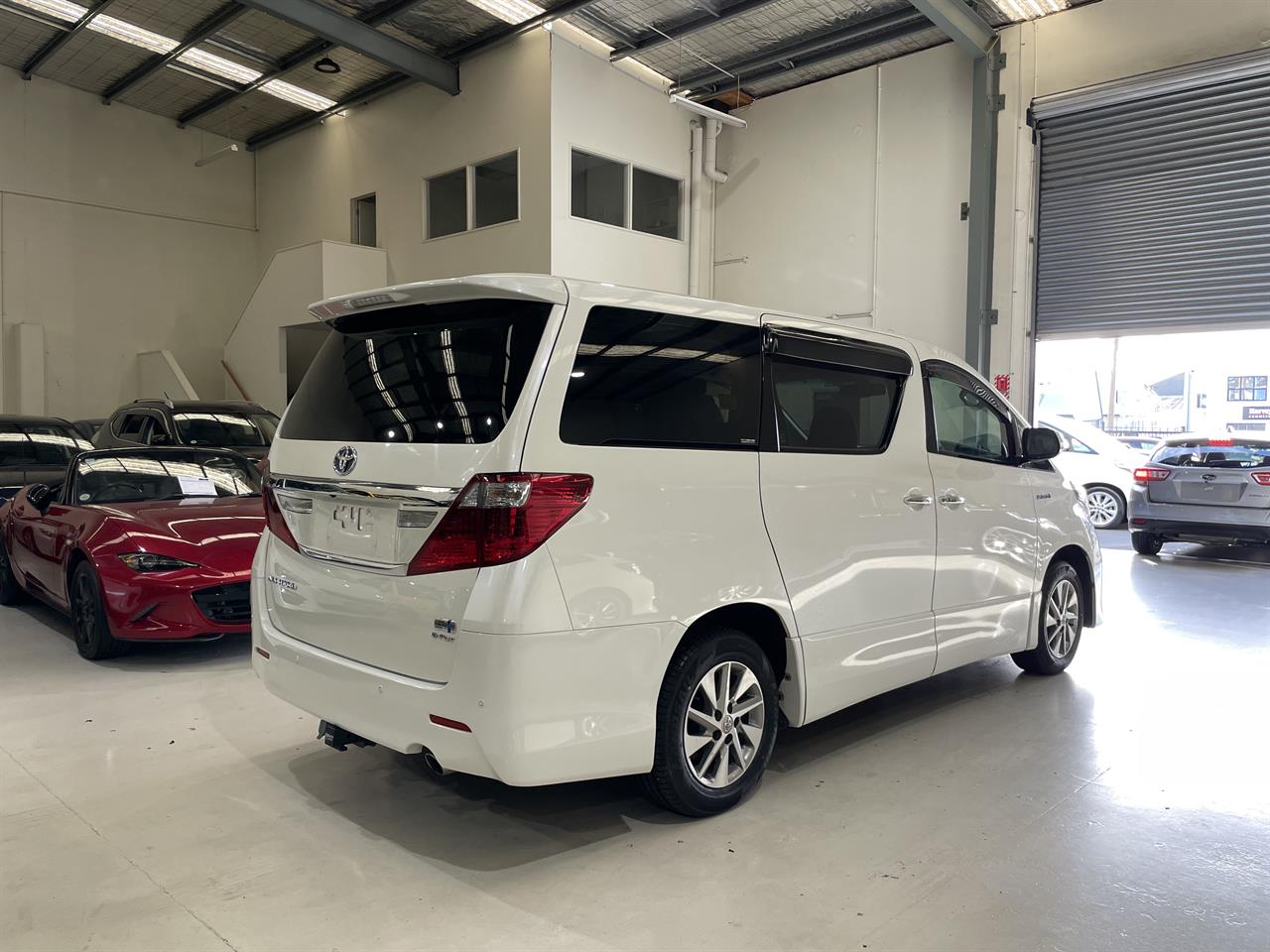 2012 Toyota Alphard