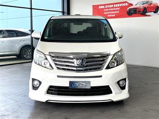 2013 Toyota Alphard - Thumbnail