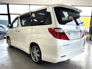 2013 Toyota Alphard - Thumbnail