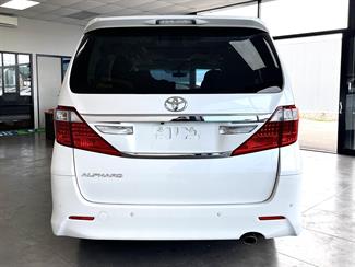 2013 Toyota Alphard - Thumbnail