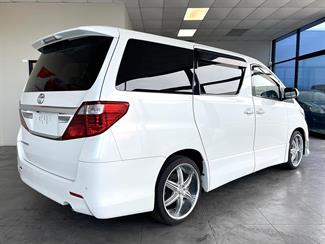 2013 Toyota Alphard - Thumbnail