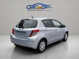 2013 Toyota Vitz - Thumbnail