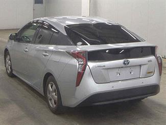 2018 Toyota Prius - Thumbnail