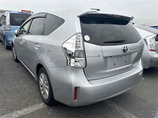 2012 Toyota Prius - Thumbnail