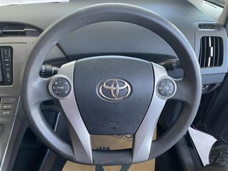 2013 Toyota Prius - Thumbnail