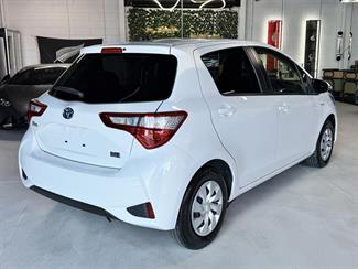 2019 Toyota Vitz - Thumbnail