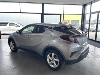 2019 Toyota C-HR - Thumbnail