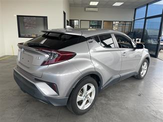 2019 Toyota C-HR - Thumbnail