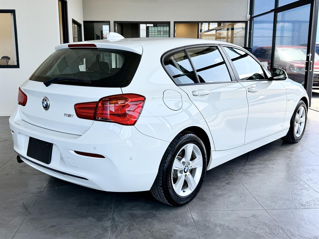 2018 BMW 118I