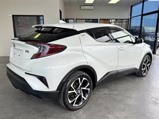 2019 Toyota C-HR - Thumbnail