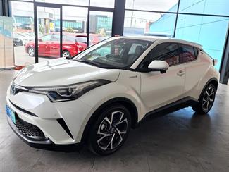 2017 Toyota C-HR - Thumbnail