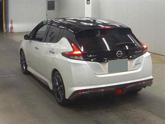 2018 Nissan Leaf - Thumbnail