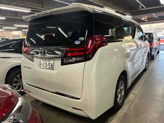 2016 Toyota Alphard - Thumbnail