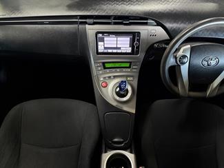 2014 Toyota Prius - Thumbnail