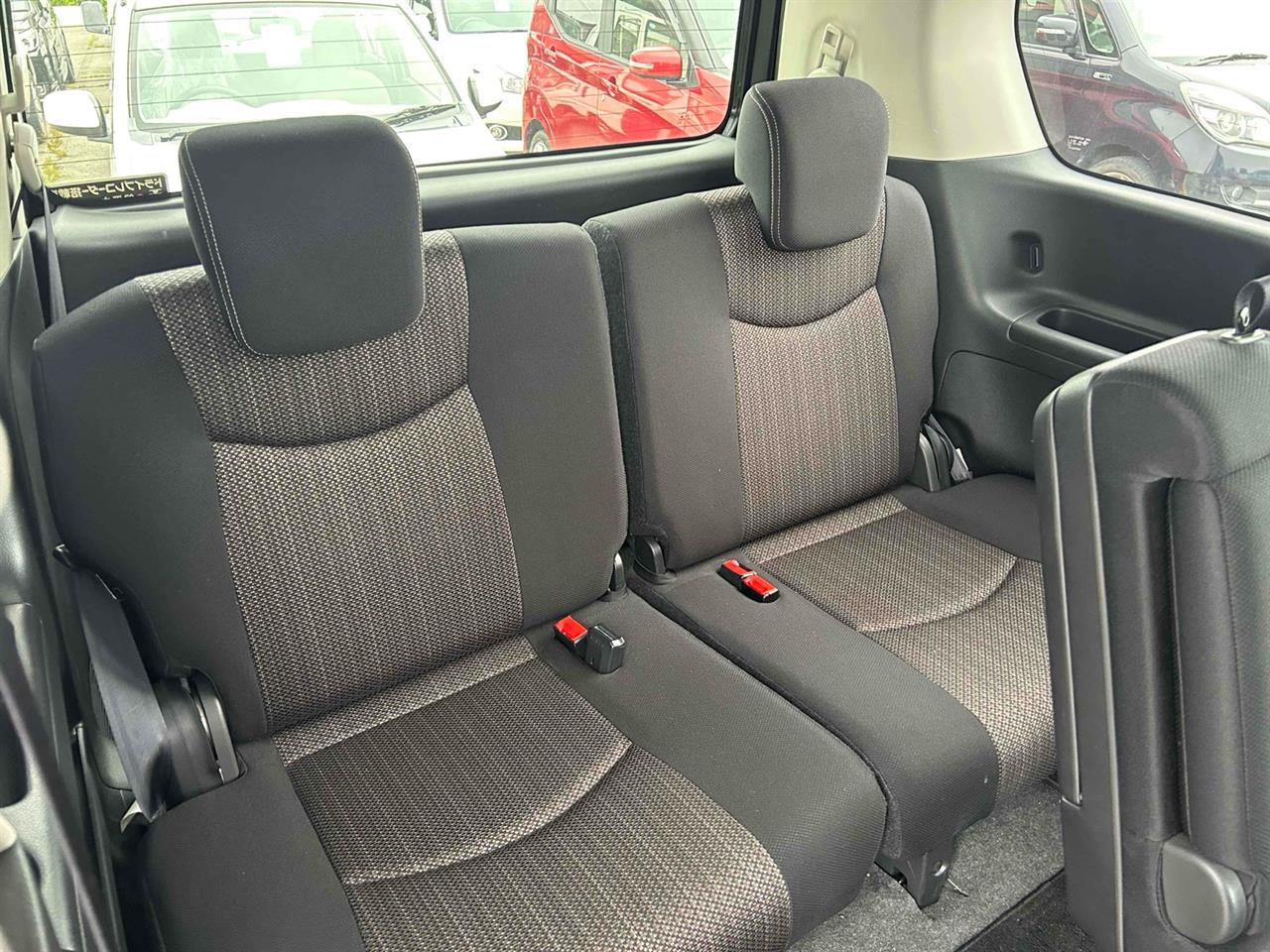 2016 Nissan Serena