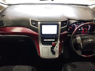 2010 Toyota Alphard - Thumbnail