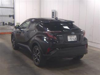 2017 Toyota C-HR - Thumbnail