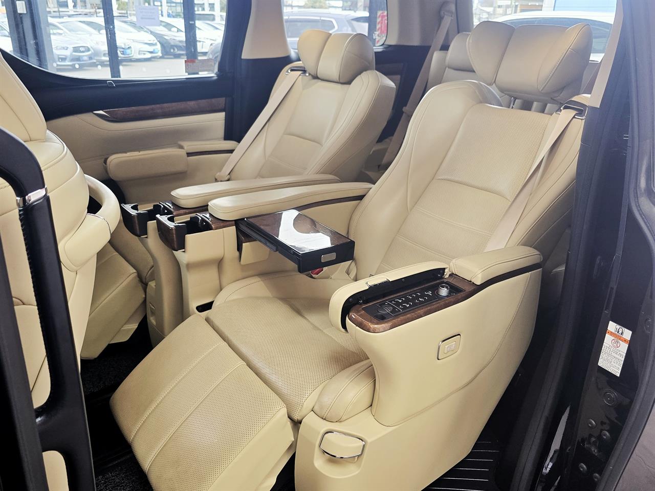 2016 Toyota Alphard