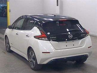 2018 Nissan Leaf - Thumbnail