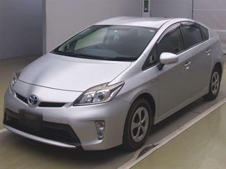 2015 Toyota Prius - Thumbnail