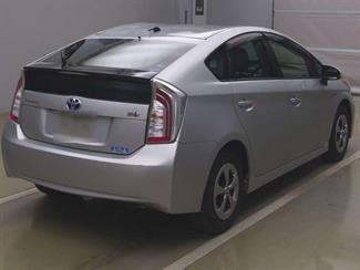 2015 Toyota Prius - Thumbnail