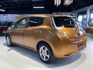 2016 Nissan Leaf - Thumbnail