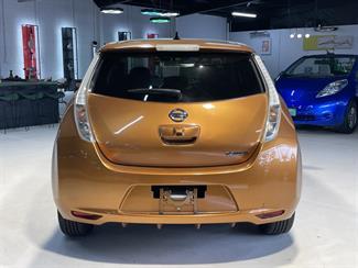 2016 Nissan Leaf - Thumbnail