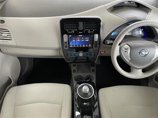 2017 Nissan Leaf - Thumbnail